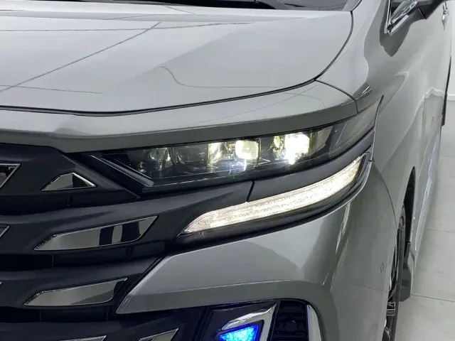 Toyota Vellfire — Фото автомобиля 6