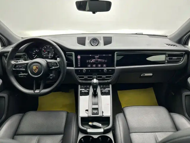 Porsche Macan — Фото автомобиля 9