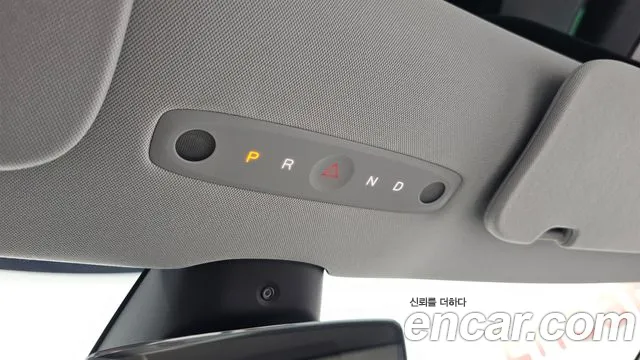Tesla Model 3 — Фото автомобиля 12