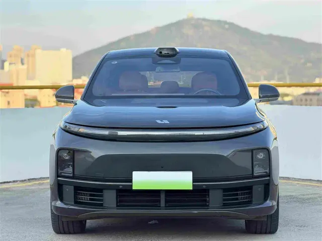 Li Auto L7 — Фото автомобиля 2
