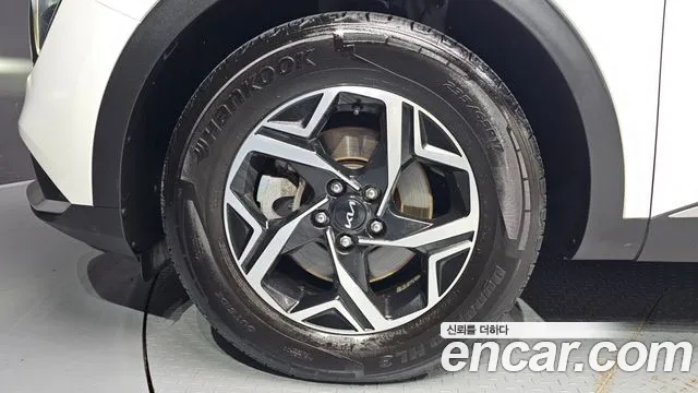 Kia Sportage Sportage 5-е поколение Бензин 1.6 турбо 2WD — Фото автомобиля 4