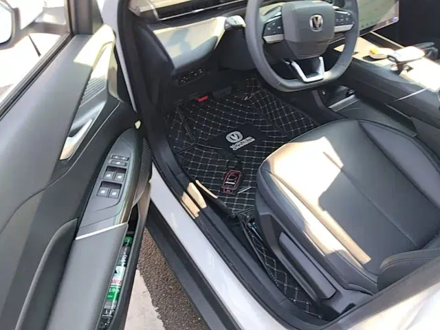 Changan Eado — Фото автомобиля 15