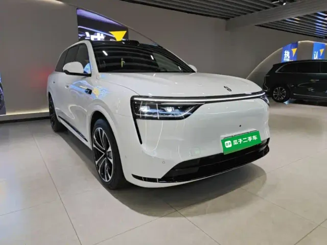 Aito M8 — Фото автомобиля 3