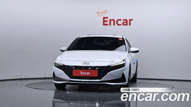 Hyundai Avante CN7 — Фото автомобиля 3