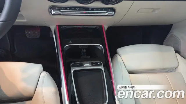Mercedes-Benz EQB — Фото автомобиля 20