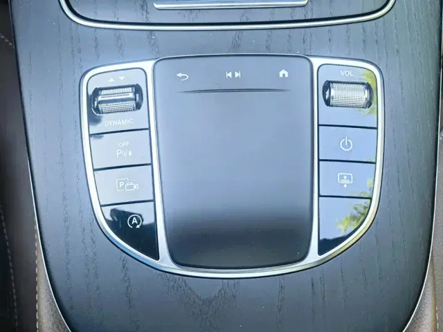 Mercedes-Benz E-Class — Фото автомобиля 26