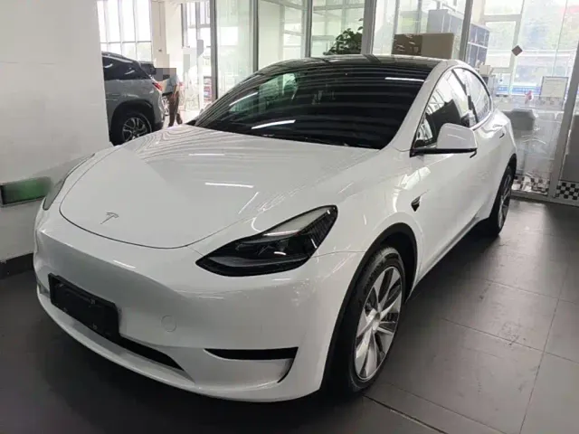 Фотография автомобиля — Tesla Model Y