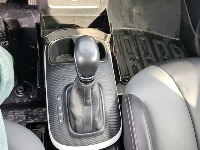 Roewe Clever — Фото автомобиля 13