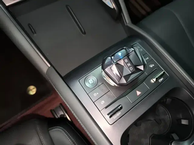 BYD Qin L — Фото автомобиля 13