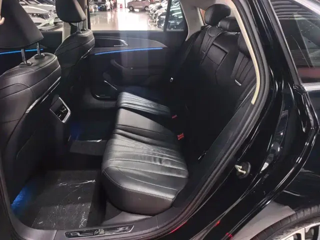 Hongqi H5 — Фото автомобиля 16