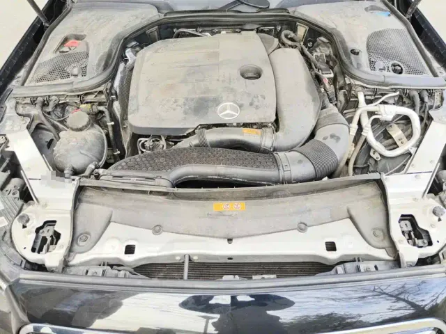 Mercedes-Benz E-Class — Фото автомобиля 3