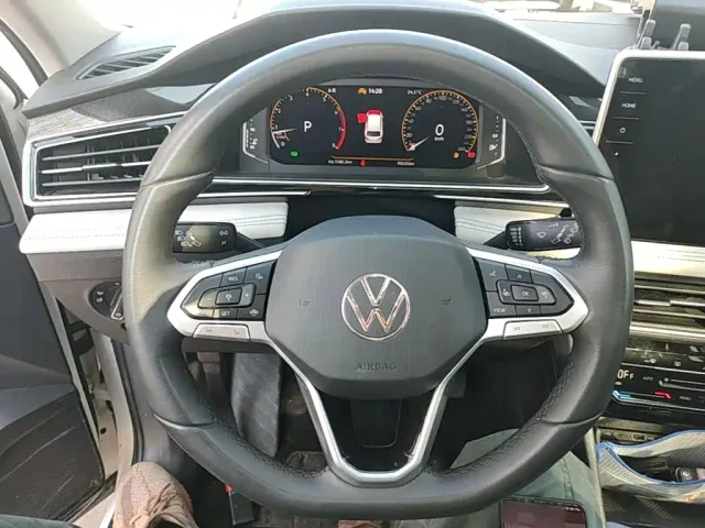 Volkswagen Tiguan L — Фото автомобиля 10