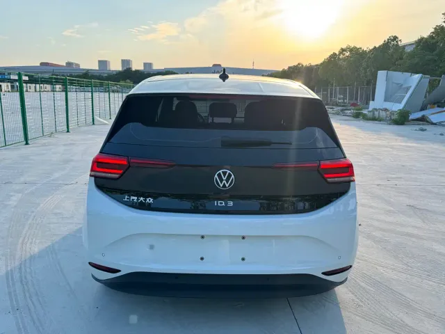 Volkswagen ID.3 — Фото автомобиля 8