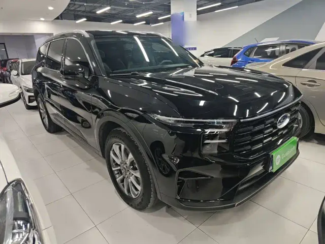 Ford Edge — Фото автомобиля 3