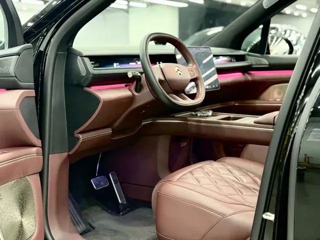Nio ES8 — Фото автомобиля 8