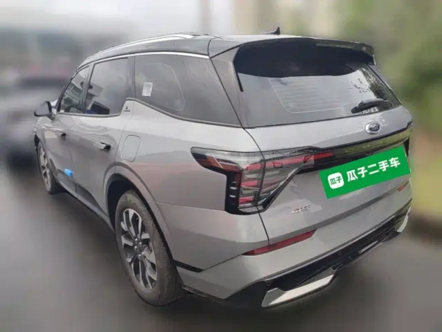 Ford Edge — Фото автомобиля 6