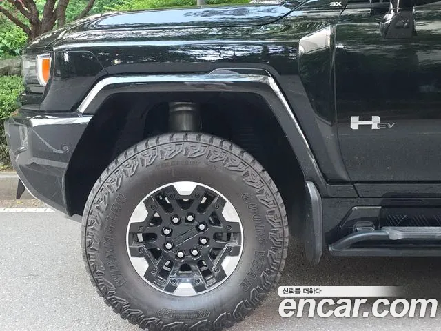 GMC Hummer EV — Фото автомобиля 7