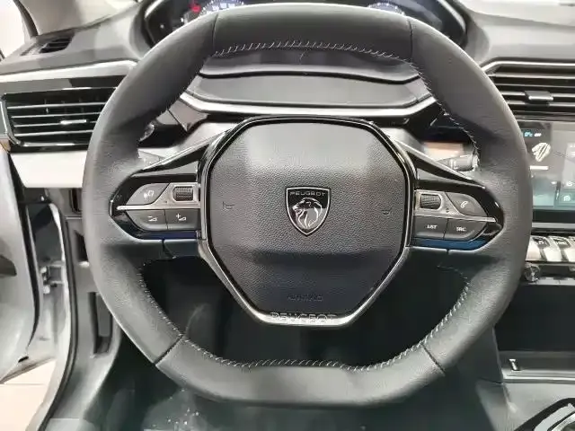Peugeot 408 — Фото автомобиля 13