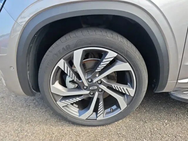 Geely Xingyue L — Фото автомобиля 22