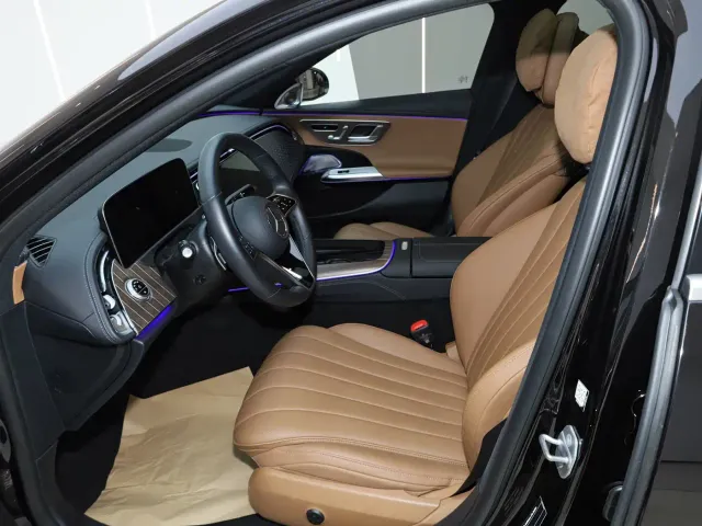 Mercedes-Benz E-Class — Фото автомобиля 23