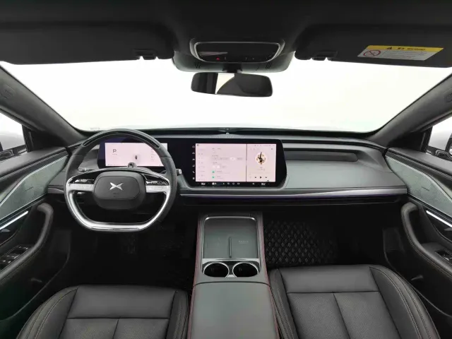 Xpeng P7 — Фото автомобиля 4