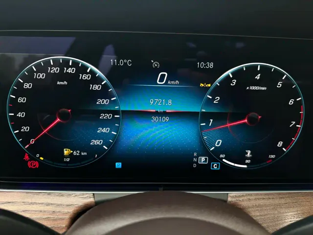 Mercedes-Benz E-Class — Фото автомобиля 10