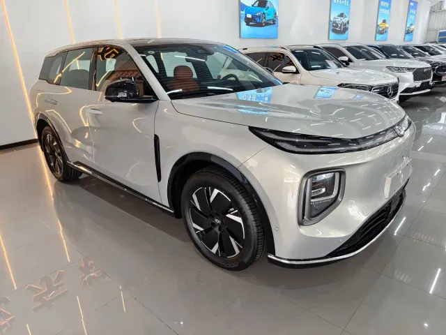 Changan Qiyuan Q07 — Фото автомобиля 3