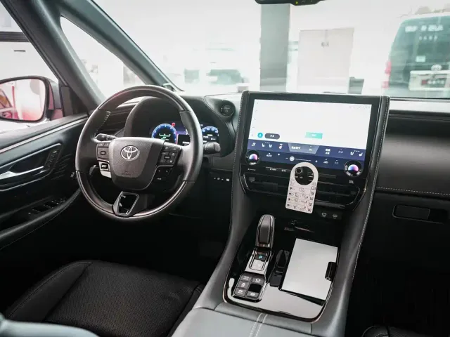 Toyota Alphard — Фото автомобиля 6