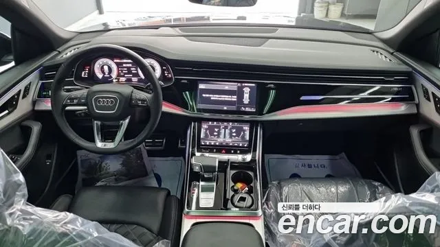 Audi Q8 55 TFSI quattro Premium — Фото автомобиля 5