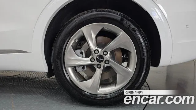 Genesis GV70 2.5T Бензин 2WD — Фото автомобиля 16