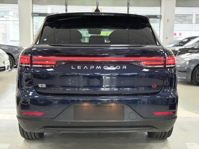 Leapmotor C11 — Фото автомобиля 5