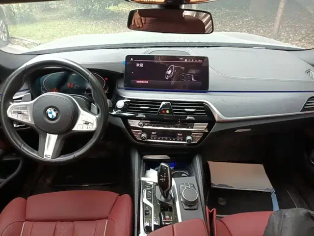 BMW 5 Series — Фото автомобиля 9