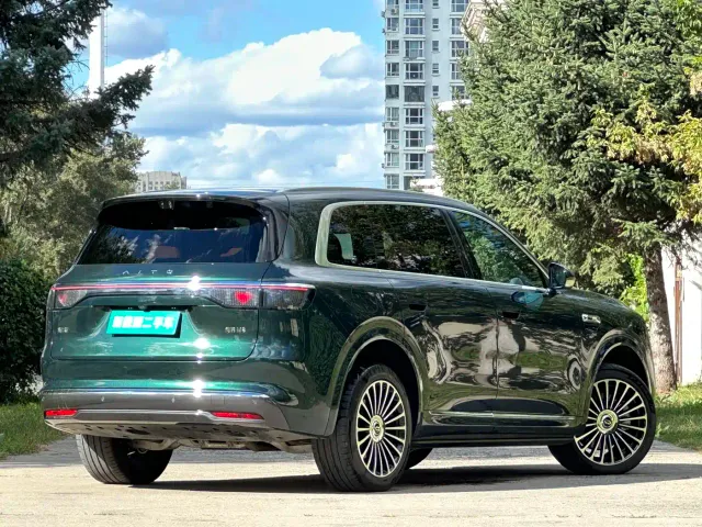 Aito M8 — Фото автомобиля 4