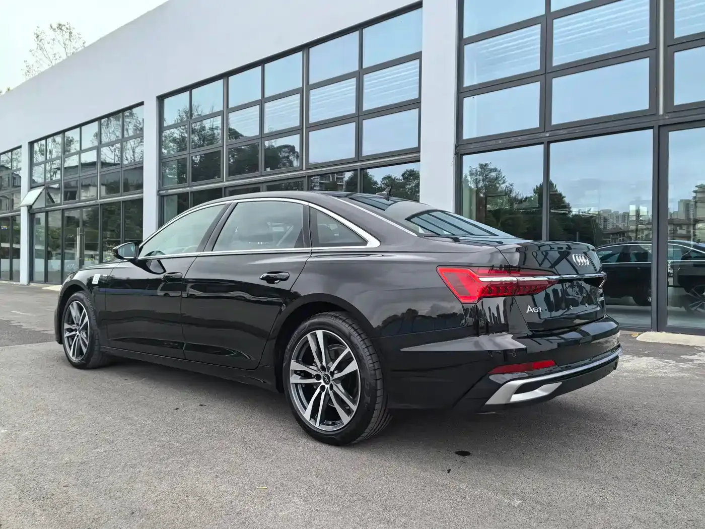 Audi Audi A6L 2025 40 TFSI Luxury Sport — Фото автомобиля 14