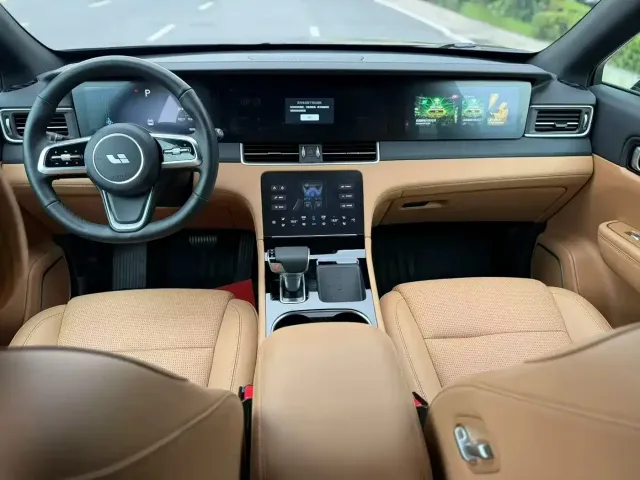 Li Auto ONE — Фото автомобиля 5