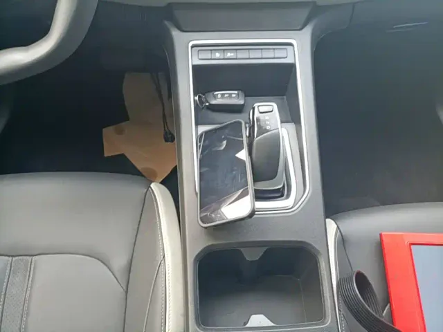 Dongfeng Fengshen E70 — Фото автомобиля 5