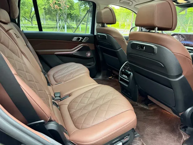BMW X7 — Фото автомобиля 11