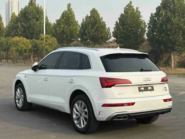 Audi Q5L — Фото автомобиля 13