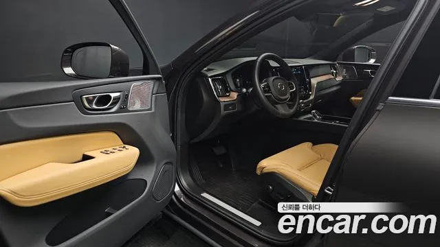 Вольво XC60 — Фото автомобиля 3