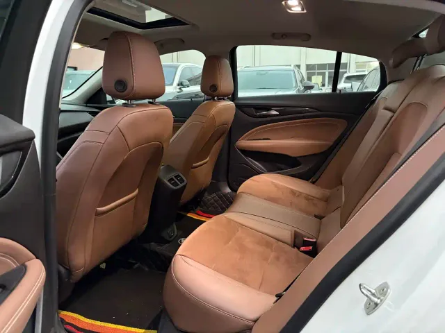 Buick Regal — Фото автомобиля 6