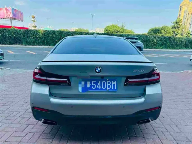 BMW 5 Series — Фото автомобиля 8