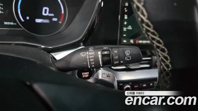 Kia Niro — Фото автомобиля 25