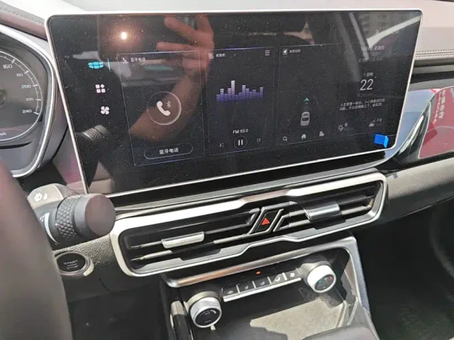 Geely Binyue — Фото автомобиля 12