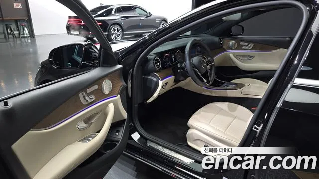 Mercedes-Benz E-Class — Фото автомобиля 10