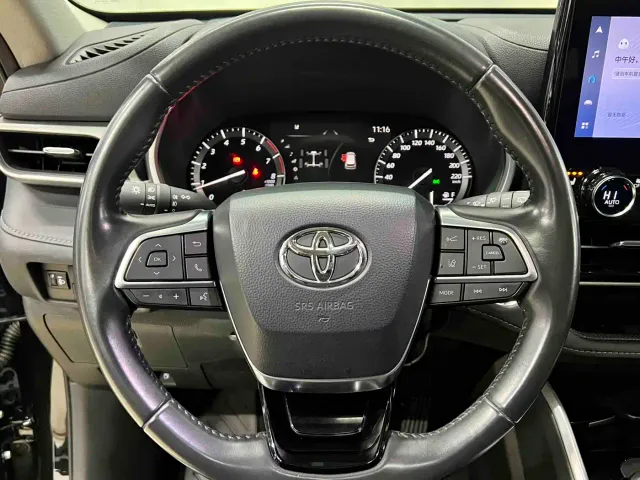Toyota Highlander — Фото автомобиля 13