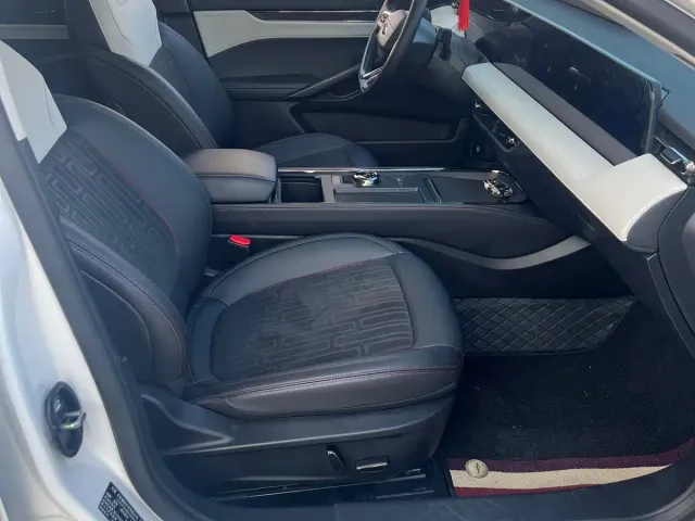 Ford Mondeo 2022 EcoBoost 245 Luxury Edition — Фото автомобиля 11