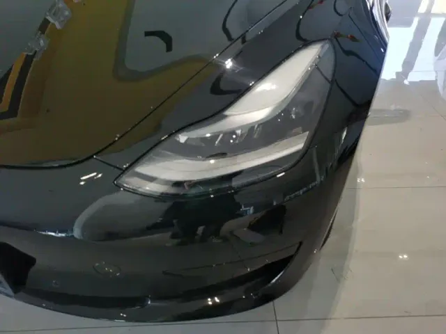 Tesla Model 3 — Фото автомобиля 23