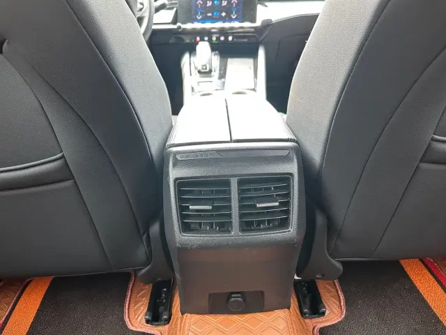 Peugeot 508 — Фото автомобиля 9
