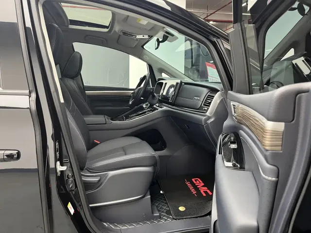 GAC Trumpchi M8 — Фото автомобиля 21