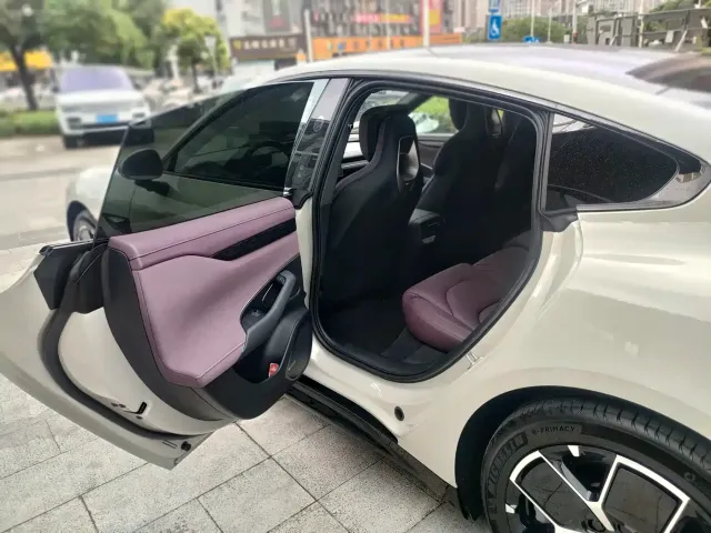 Xiaomi SU7 — Фото автомобиля 17